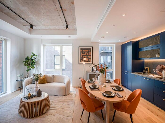 3 Bedroom Apartment For Sale In Orchard Place, Hampden House, E14