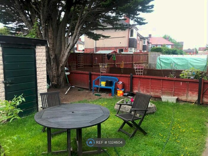 2 Bedroom Flat To Rent In Rock Ferry, Rock Ferry CH42