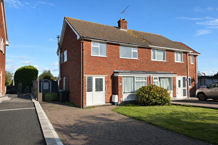 3 Bedroom Semi Detached House For Sale In Melville Lea, Woodnesborough, Sandwich, CT13