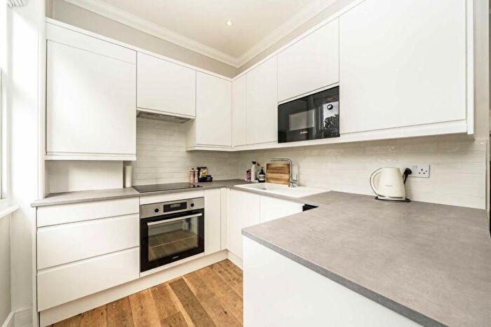 2 Bedroom Flat To Rent In Belmont Grove, Lewisham, SE13