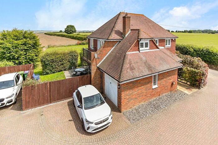 4 Bedroom Detached House For Sale In The Anvils, Lympne, Hythe, Kent, CT21