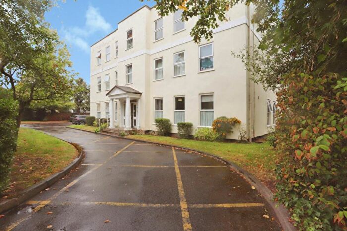 2 Bedroom Apartment For Sale In Pittville Circus, Cheltenham, Gloucestershire, GL52
