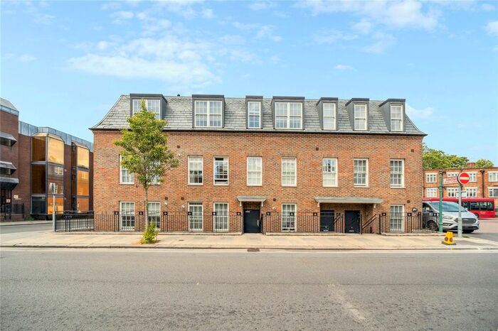 2 Bedroom Flat To Rent In Wakefield Road, Richmond, TW10