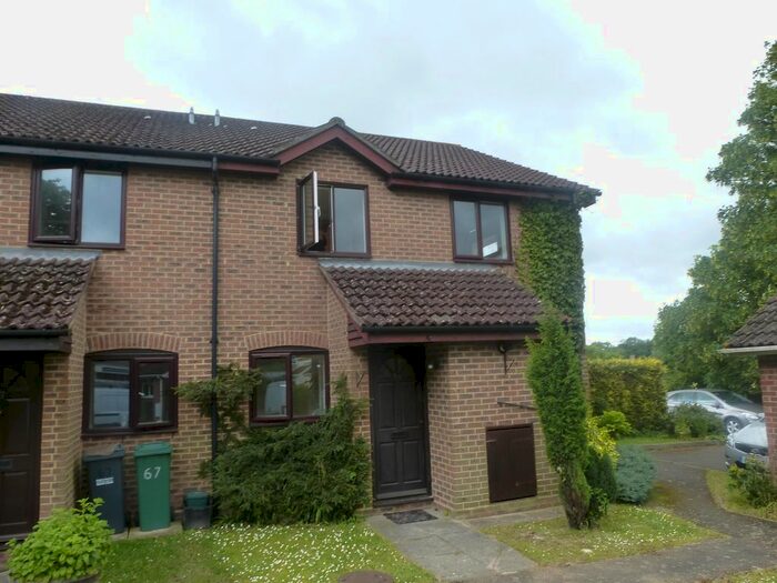 2 Bedroom Property To Rent In Bunbury Way, Epsom, KT17