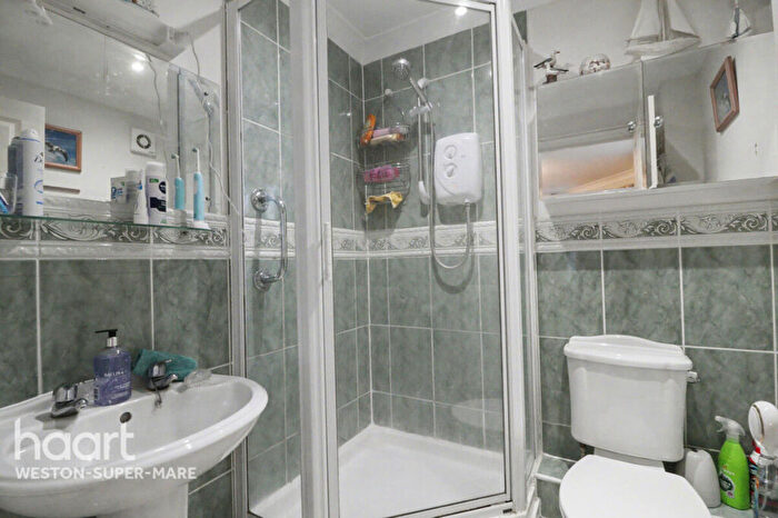 3 Bedroom Apartment For Sale In Royal Sands, Weston-Super-Mare, BS23