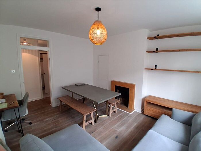 2 Bedroom Flat To Rent In Holgate Avenue, London, SW11