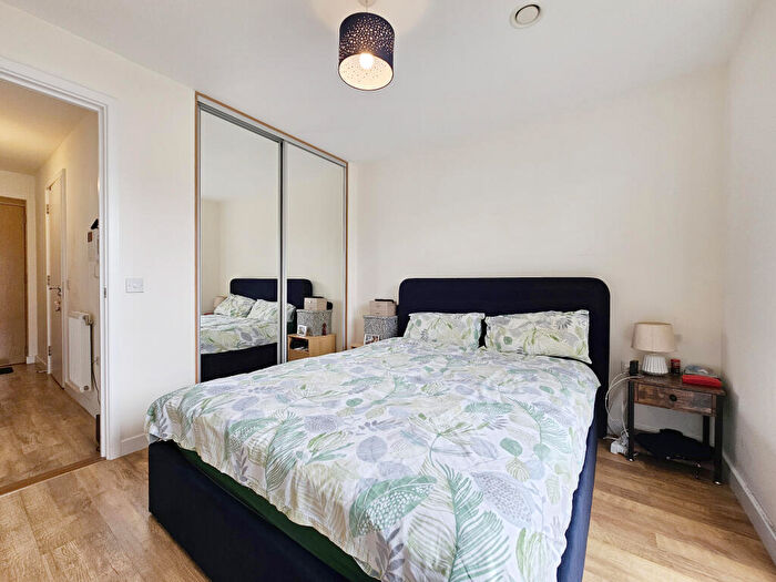 1 Bedroom Flat For Sale In Harvest Road, Cambridge, CB2