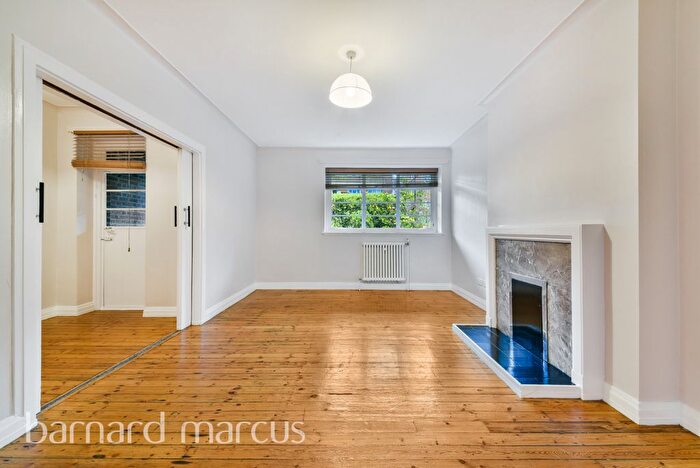 3 Bedroom Flat To Rent In Herne Hill, London, SE24