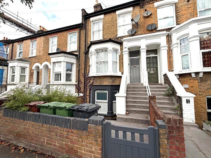 2 Bedroom House To Rent In North Birkbeck Road, Leyton, E11