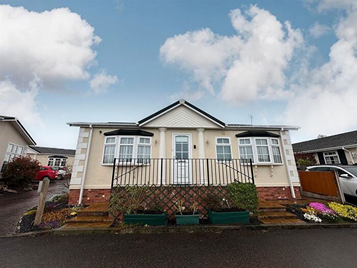 2 Bedroom Mobile/park Home For Sale In Mossways Park, Wilmslow, SK9
