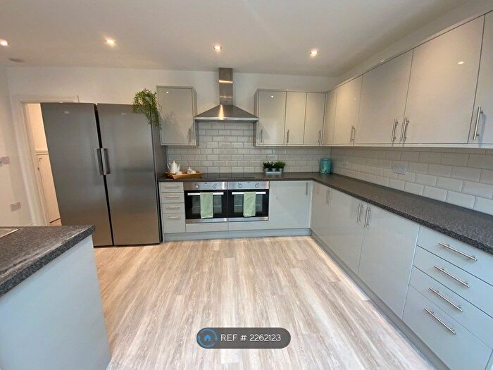 7 Bedroom Semi-Detached House To Rent In St. Johns Road, Guildford, GU2