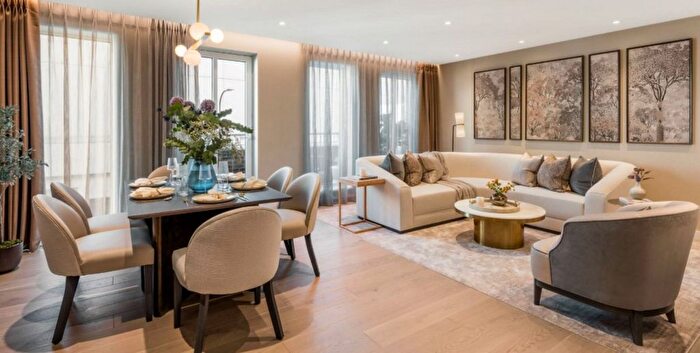 2 Bedroom Flat To Rent In Sovereign Court, Farringdon, WC1X