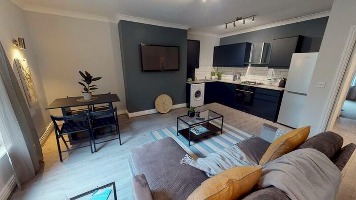 3 Bedroom Apartment To Rent In Bainbrigge Road, Headingley, Leeds, LS6