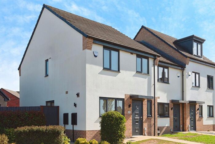 3 Bedroom End Of Terrace House For Sale In Diversity Drive, Kingswood, Hull, HU7