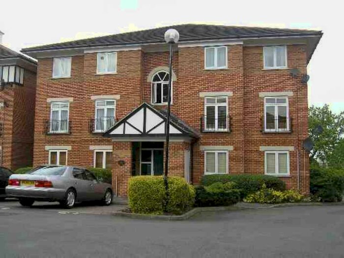 1 Bedroom Flat To Rent In Pilkington Court, Alwyn Gardens, Hendon, NW4