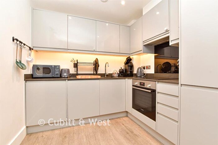 2 Bedroom Apartment For Sale In Mill Green Road, Mitcham Junction, Mitcham, Surrey, CR4