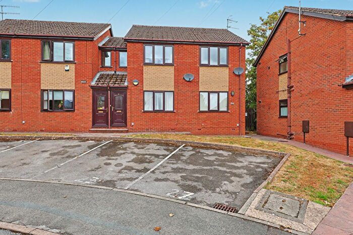2 Bedroom Flat For Sale In Alford Close, Brampton, Chesterfield, S40