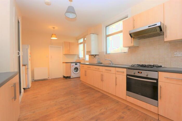 4 Bedroom Property To Rent In Cheshire Road, London N22