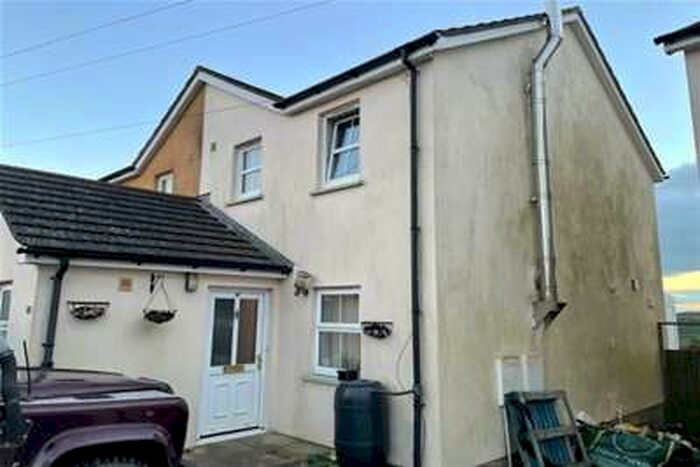 3 Bedroom House To Rent In Pembroke Dock, SA72