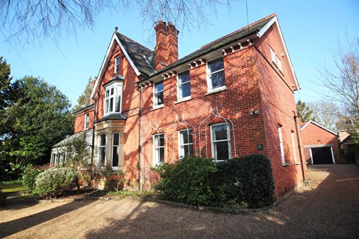 2 Bedroom Flat To Rent In Derby Road, Caversham, Reading, Berkshire, RG4