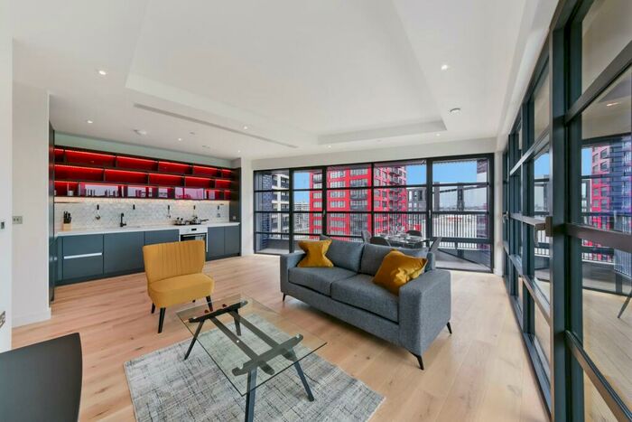 2 Bedroom Apartment To Rent In Bridgewater House, London City Island, London, E14