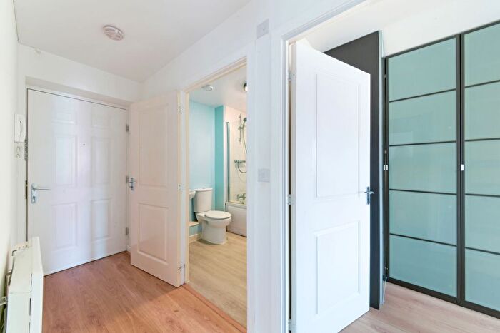 1 Bedroom Flat For Sale In Field House, , Schoolgate Drive, Morden, SM4