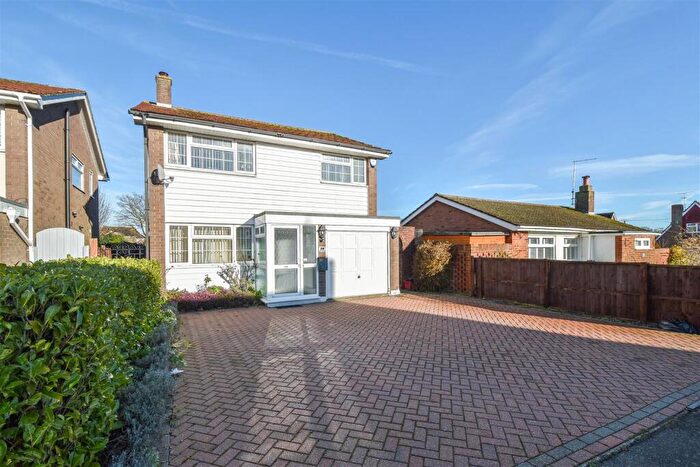 3 Bedroom Detached House For Sale In Shortcroft, Kelvedon Hatch, Brentwood, CM15