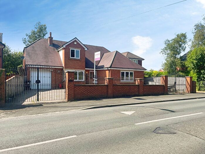 4 Bedroom Detached House For Sale In New Tempest Road, Bolton, BL6