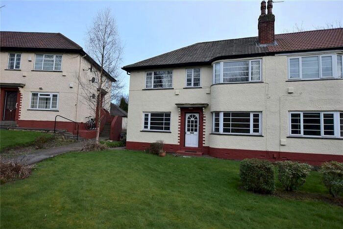 2 Bedroom Flat To Rent In Sandringham Way, Leeds, West Yorkshire, LS17