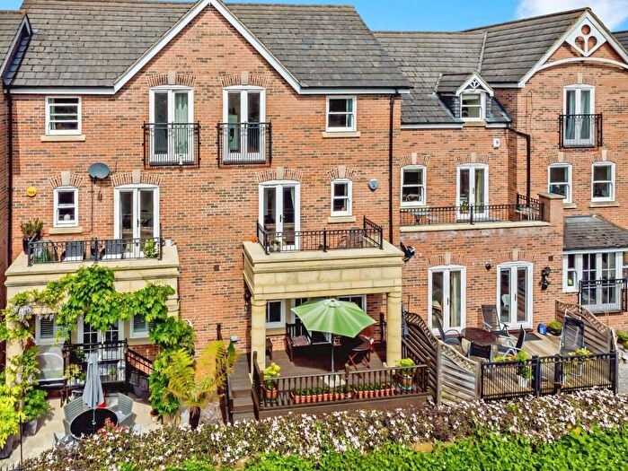 4 Bedroom Town House For Sale In Dennison Street, York, YO31