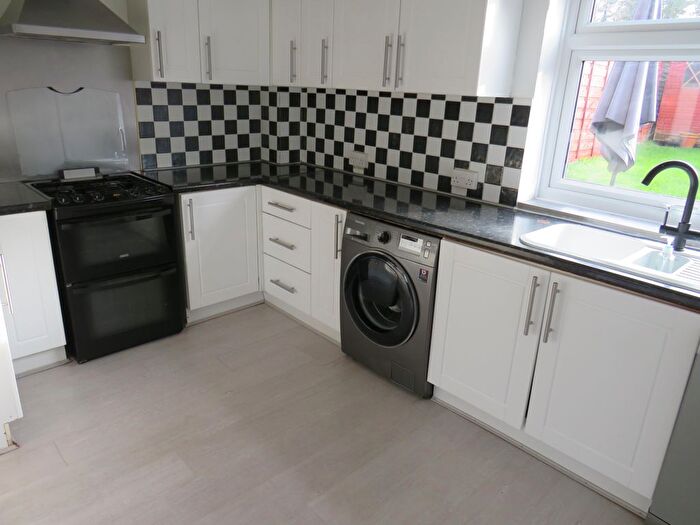 3 Bedroom Property To Rent In Honeysuckle Gardens, Hatfield, AL10