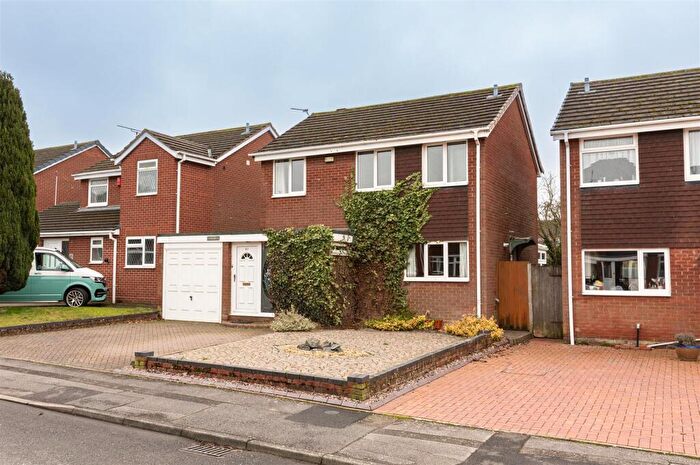 3 Bedroom Detached House For Sale In Willow Drive, Cheswick Green, Solihull, B90