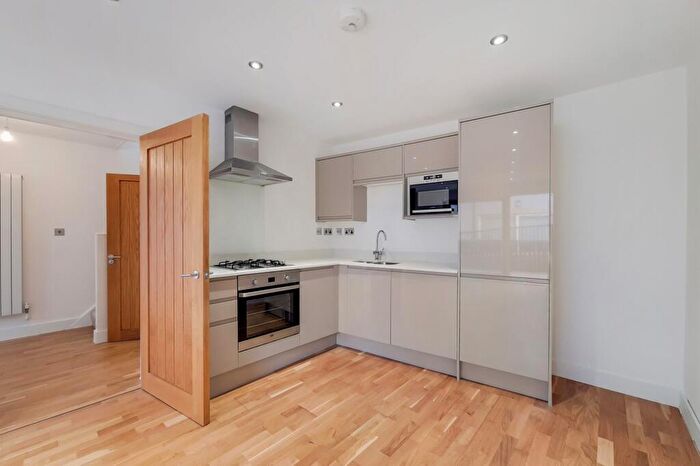 2 Bedroom Flat To Rent In Orchard Road, Hanover House, SE18