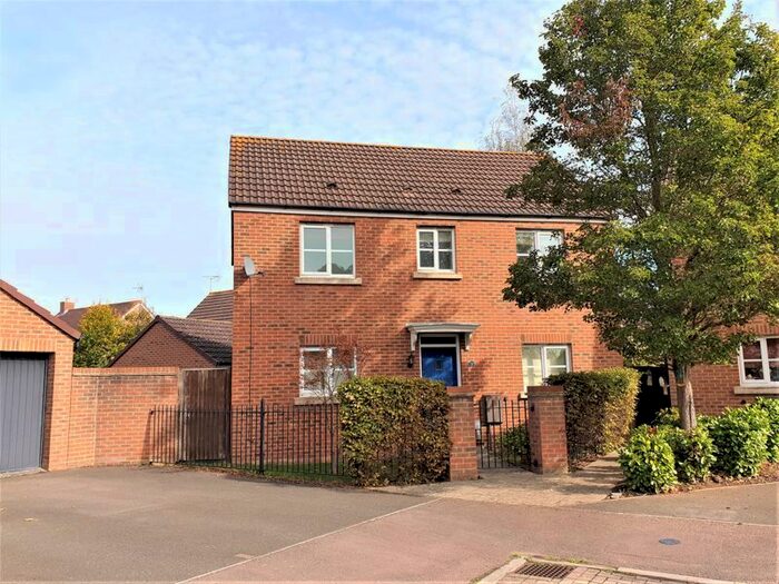 3 Bedroom Property To Rent In Lyneham Drive, Quedgeley, Gloucester, GL2