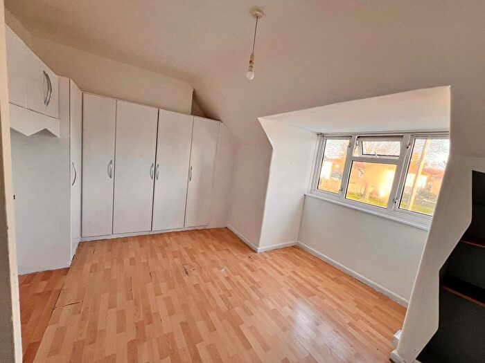 2 Bedroom Semi Detached House To Rent In Burnside Road, Dagenham, RM8