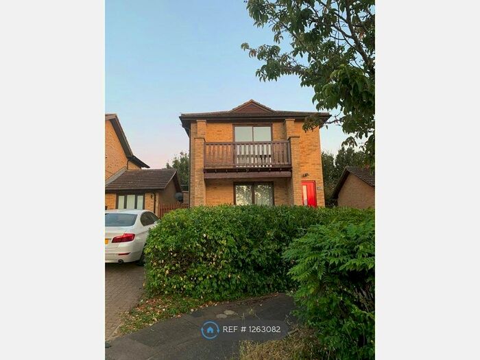 2 Bedroom Flat To Rent In Hambleton Grove, Emerson Valley, Milton Keynes MK4