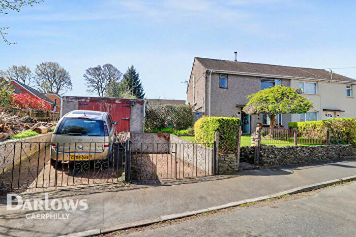 3 Bedroom Semi-Detached House For Sale In Brynamlwg, Hengoed, CF82