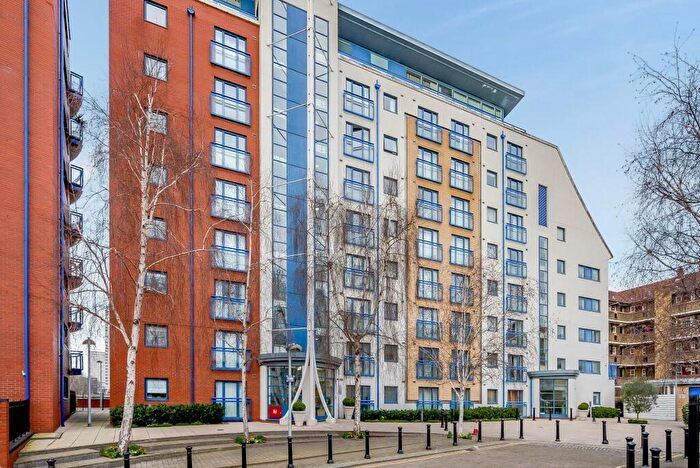 1 Bedroom Flat To Rent In Nova Building, Newton Place, Isle Of Dogs, Westferry, Canary Wharf, London, E14