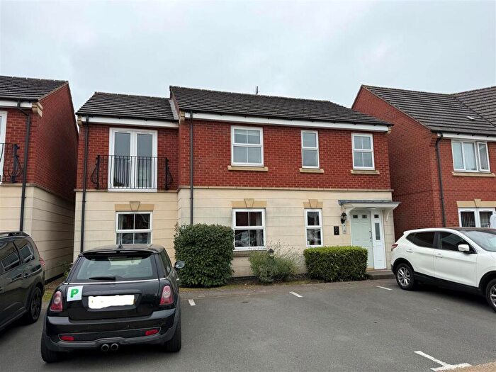 2 Bedroom Flat For Sale In Loughland Close, Blaby, Leicester, LE8