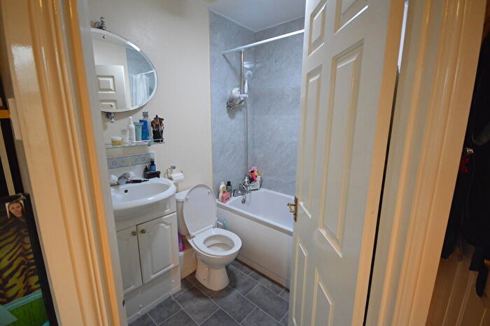 4 Bedroom Town House To Rent In Chamberlayne Avenue, Wembley, HA9