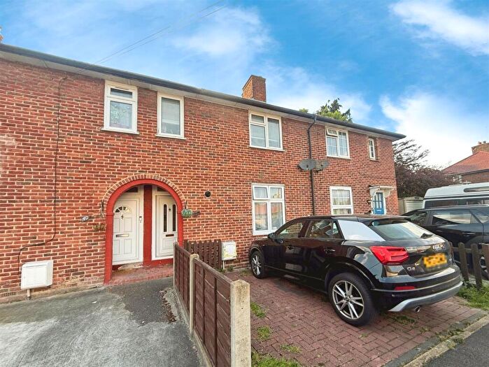2 Bedroom House To Rent In Canterbury Road, Morden, SM4
