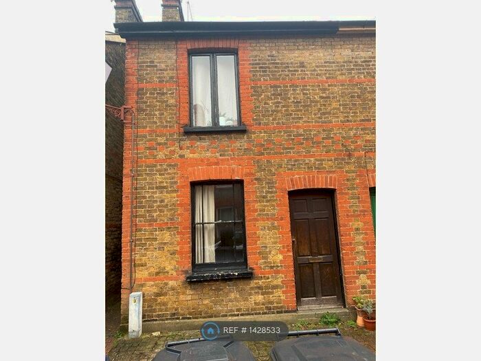 1 Bedroom Flat To Rent In Sidney Terrace, Bishop's Stortford, CM23