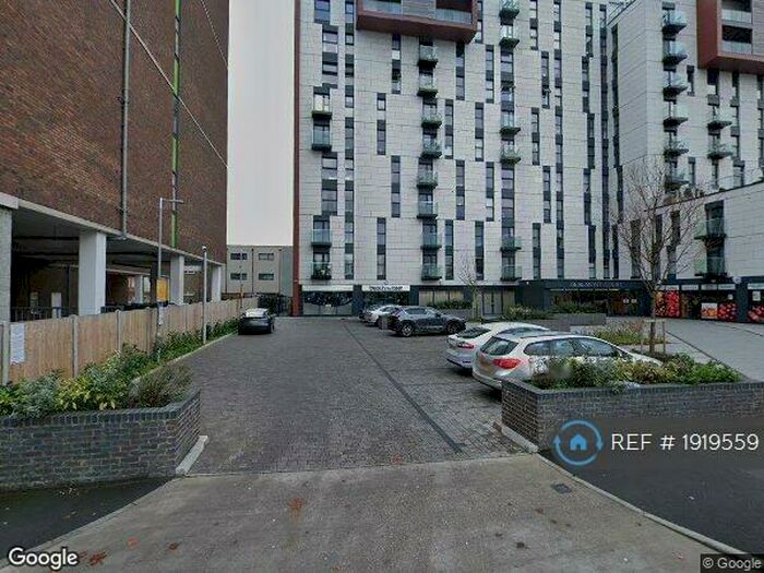 2 Bedroom Flat To Rent In Beaumont Court, Southend, SS2