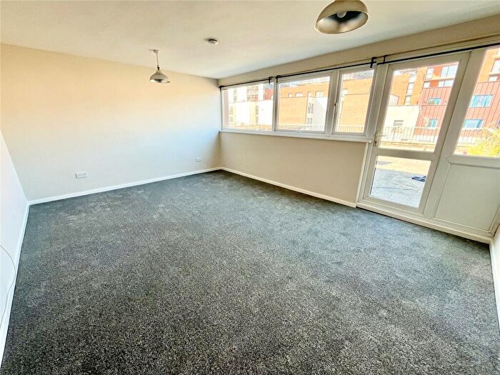 3 Bedroom Apartment To Rent In Bedminster, St Catherine's Place, BS3