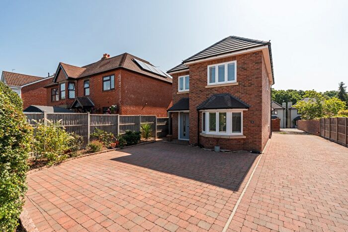 3 Bedroom Detached House To Rent In Fleet End Road, Warsash, SO31