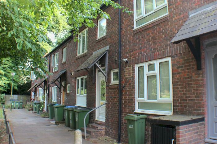 5 Bedroom House To Rent In Barney Close, Charlton, SE7