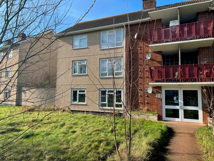 2 Bedroom Flat To Rent In Sweetbrier Lane, Exeter, EX1