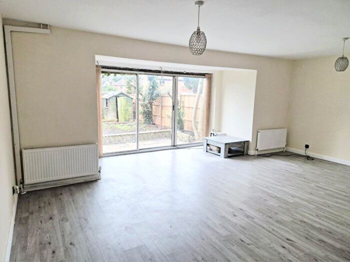 5 Bedroom Semi-Detached House To Rent In Fairfax, Bracknell, Berkshire, RG42