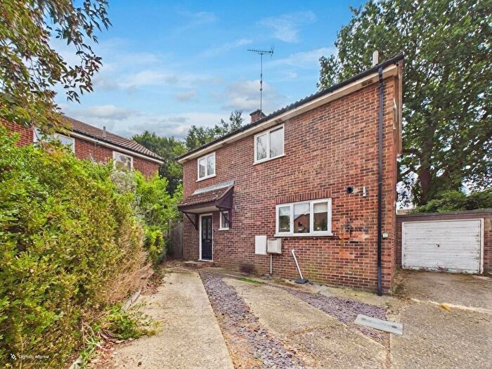 3 Bedroom Detached House For Sale In Lapwing Close, Thurston, IP31