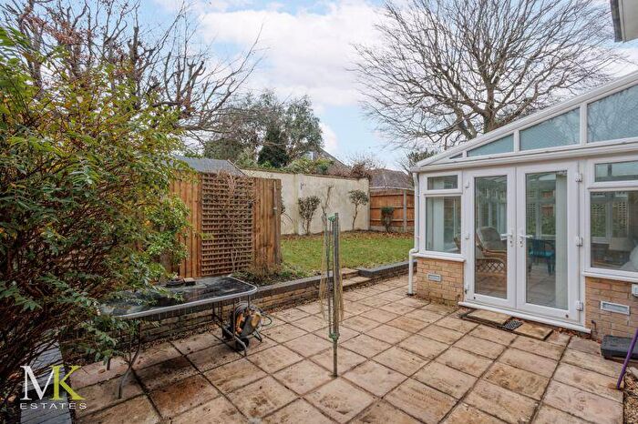 2 Bedroom Flat For Sale In Queens Park West Drive, Bournemouth, BH8